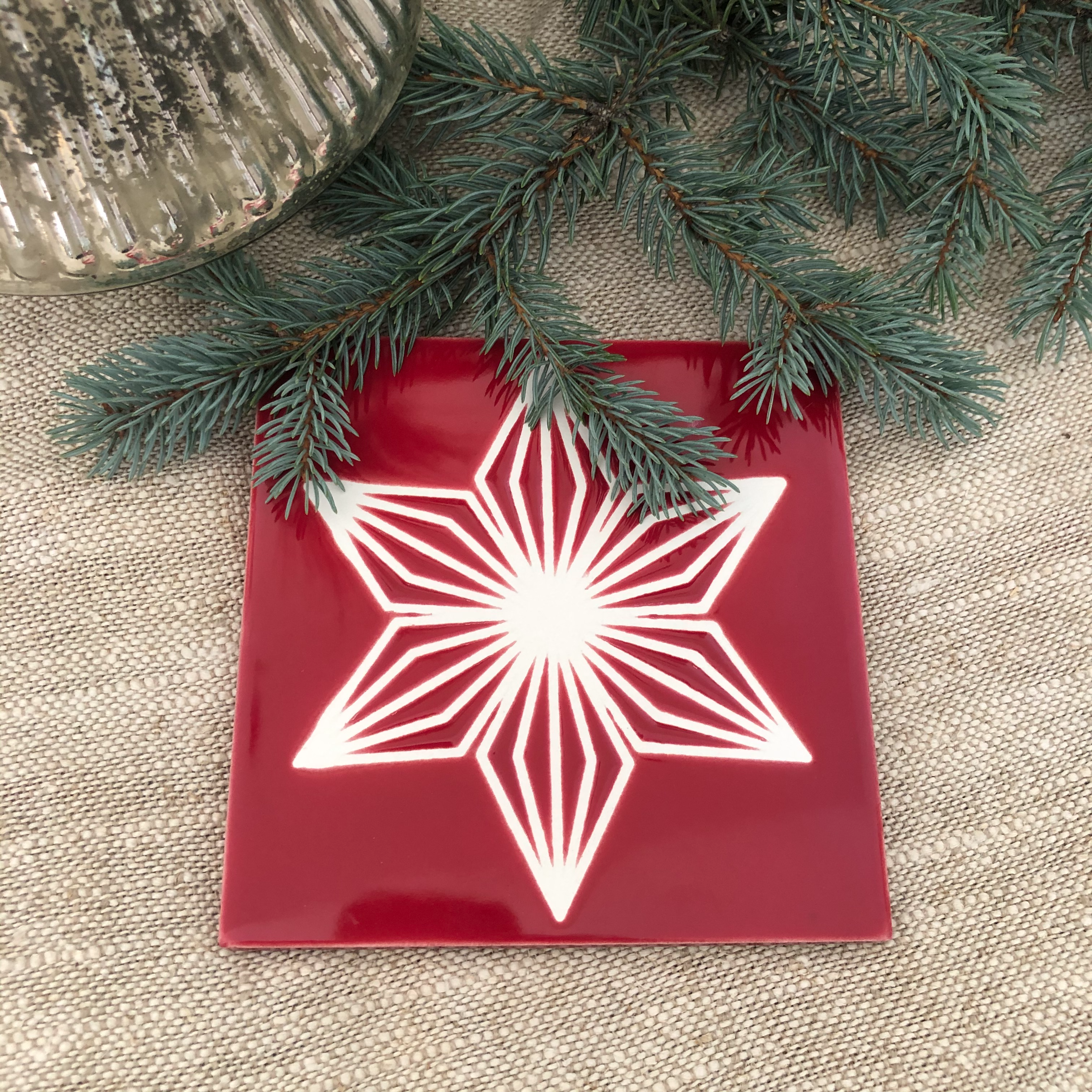 Holiday Trivet in Holly