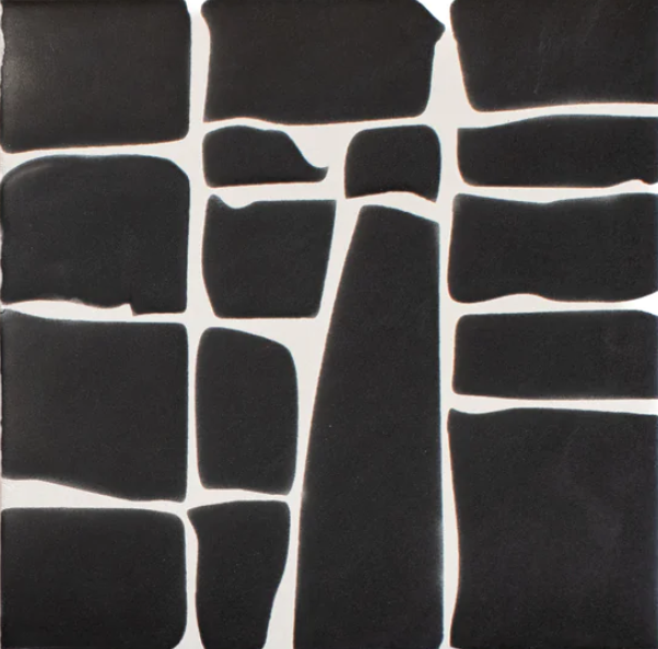 Kesseki | Black and White